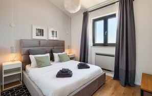 3 dormitorios, cuna de viaje, wifi gratis y ropa de cama