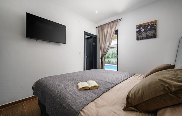 3 chambres, lit parapluie, Wi-Fi gratuit, draps fournis