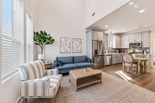 Cypress House/Cajun luxury/KING bed/Near Airport