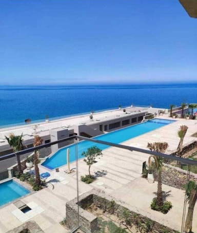 Pool. المونت جلالة " افضل استجمام في العالم"
اجمل إجازة في الصيف والشتاء