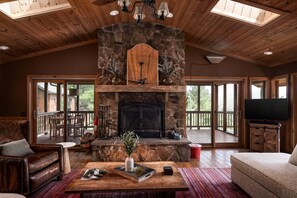 Smart TV, fireplace, computer monitors