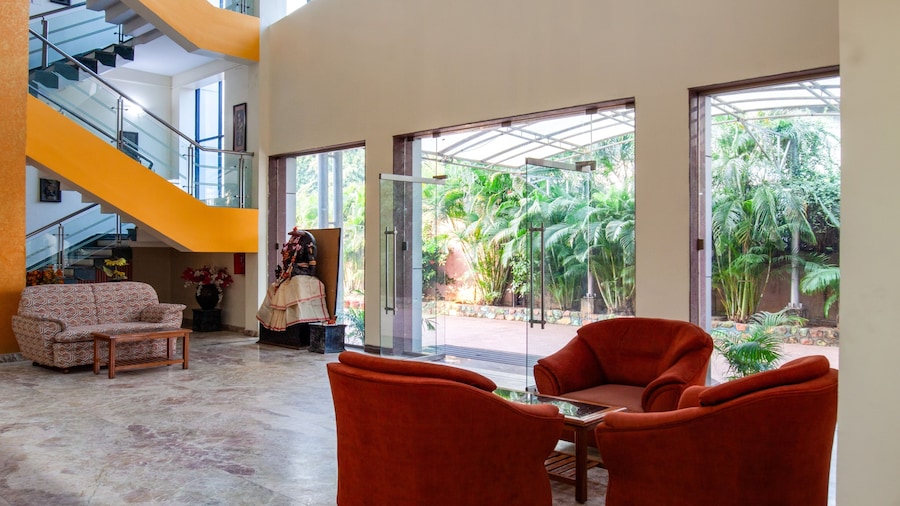 Treebo Y Hotels Elite, Khandagiri