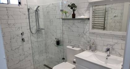 Cosy, affordable whole 3Bed house, ideal for a large family and pet friendly!
