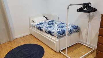 3 bedrooms, iron/ironing board, travel cot, free WiFi