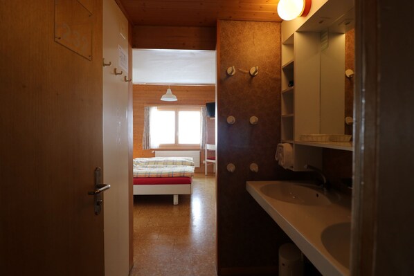 Gallery Room | 1 bedroom, free WiFi