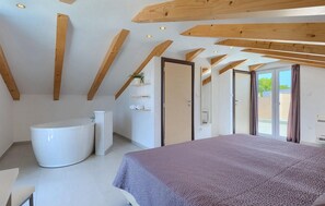 5 Schlafzimmer, Reisekinderbett, kostenloses WLAN, Bettwäsche