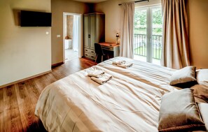 4 habitaciones, caja de seguridad en la habitación y cuna de viaje 