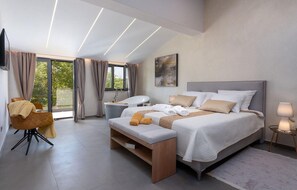 5 dormitorios, cuna de viaje, wifi gratis y ropa de cama
