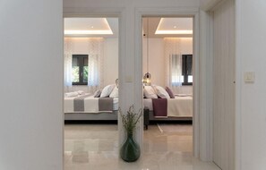 5 bedrooms, travel cot, free WiFi, bed sheets - Lovely home in Tinjan with sauna (Tinjan)