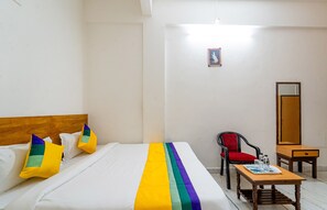 Standardzimmer | Zimmersafe, Schreibtisch, Bügeleisen/Bügelbrett