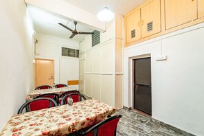 Dining - Itsy Hotels Mansi (Nashik)