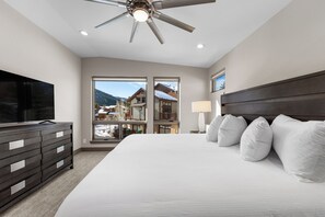 House (5 Bedrooms) | Exterior - 200 Caravelle Drive (Keystone)