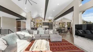 House (5 Bedrooms) | Front of property