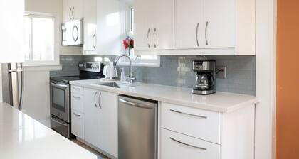 Furnished spacious 2 bedroom 1 bathroom main level of a house