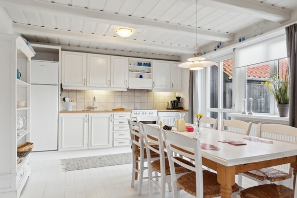 Réfrigérateur, plaque de cuisson, lave-vaisselle, cafetiÚre/bouilloire