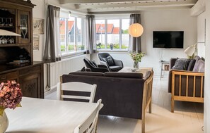 TV - 4 bedroom beautiful home in Skagen (Skagen)