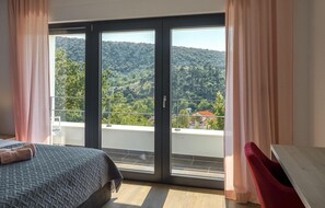 6 Schlafzimmer, Reisekinderbett, kostenloses WLAN, Bettwäsche