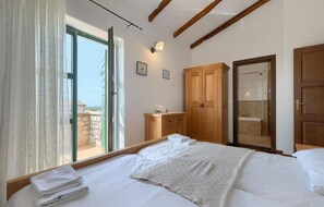 4 soverom, reiseseng for barn, wi-fi (inkludert) og sengetøy