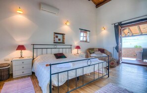 3 dormitorios, cuna de viaje, wifi gratis y ropa de cama