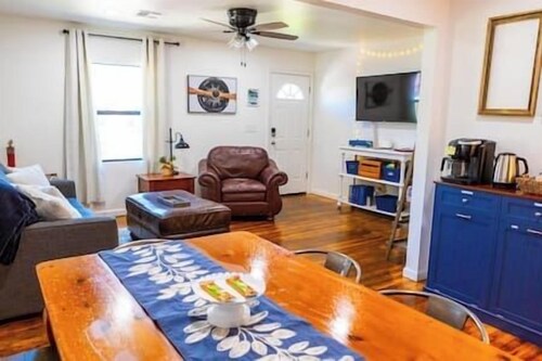 Tinker AFB OKC I-40 Maverick Themed Getaway!