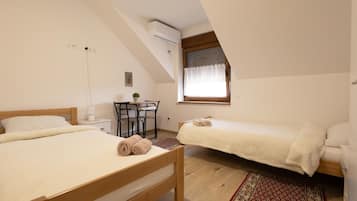 4 bedrooms, iron/ironing board, travel cot, free WiFi