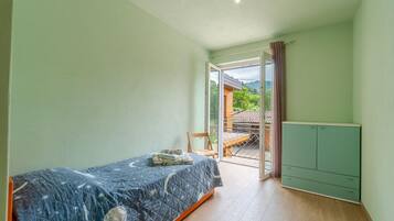 4 dormitorios, cuna de viaje, wifi gratis y ropa de cama