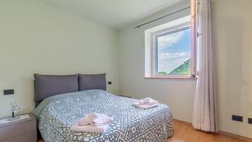 4 chambres, lit parapluie, Wi-Fi gratuit, draps fournis