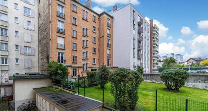 Awesome apartment in Colombes with WiFi