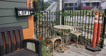 Beautiful 1 Bedroom Loft with big jetted tub and shower also on-site parking !