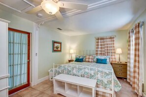 1 slaapkamer, een bureau, een strijkplank/strijkijzer, gratis wifi