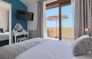 3 bedrooms, travel cot, free WiFi, bed sheets