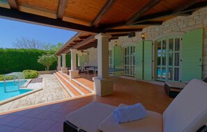 Outdoor dining - Nice home in Porec with sauna (Porec)