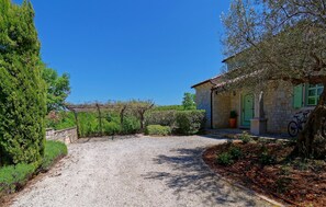 Property grounds - Nice home in Porec with sauna (Porec)