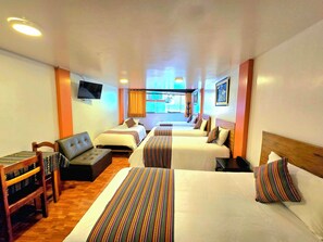 舒适四人房 | 高档床上用品、羽绒被、特色装修、特色家居