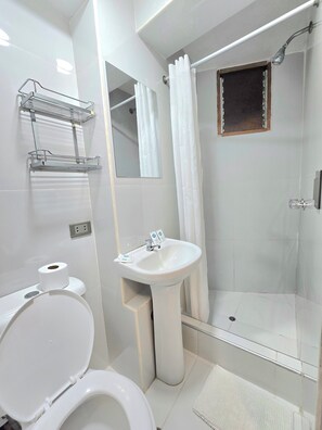 무료 세면용품, 헤어드라이어, 타월, 비누