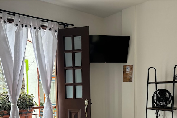 Habitación estándar, 1 cama matrimonial, balcón | Ropa de cama hipoalergénica y camas con pillow-top