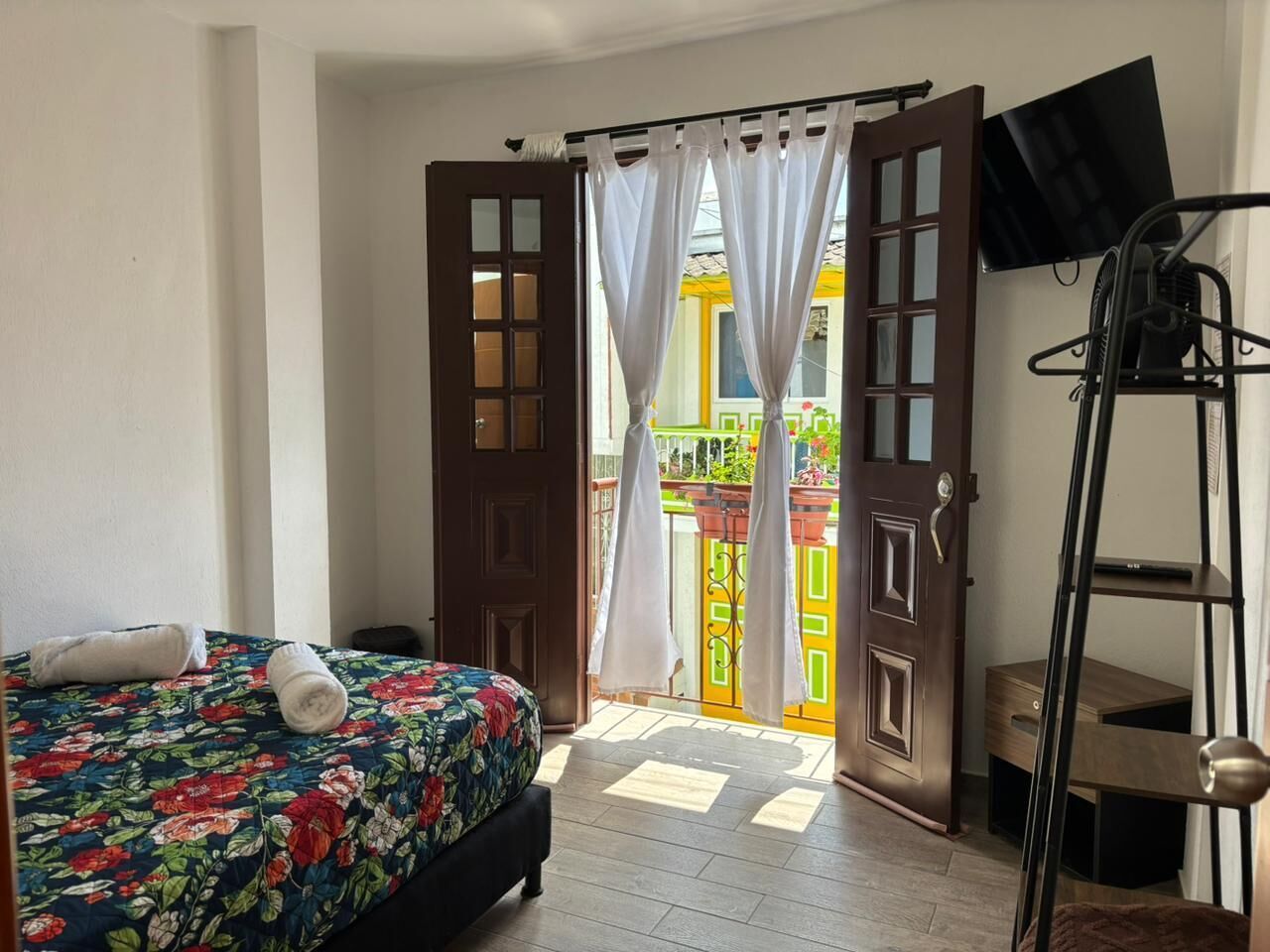 Standard Room, 1 Double Bed, Balcony | Hypo-allergenic bedding, pillowtop beds, iron/ironing board, free WiFi