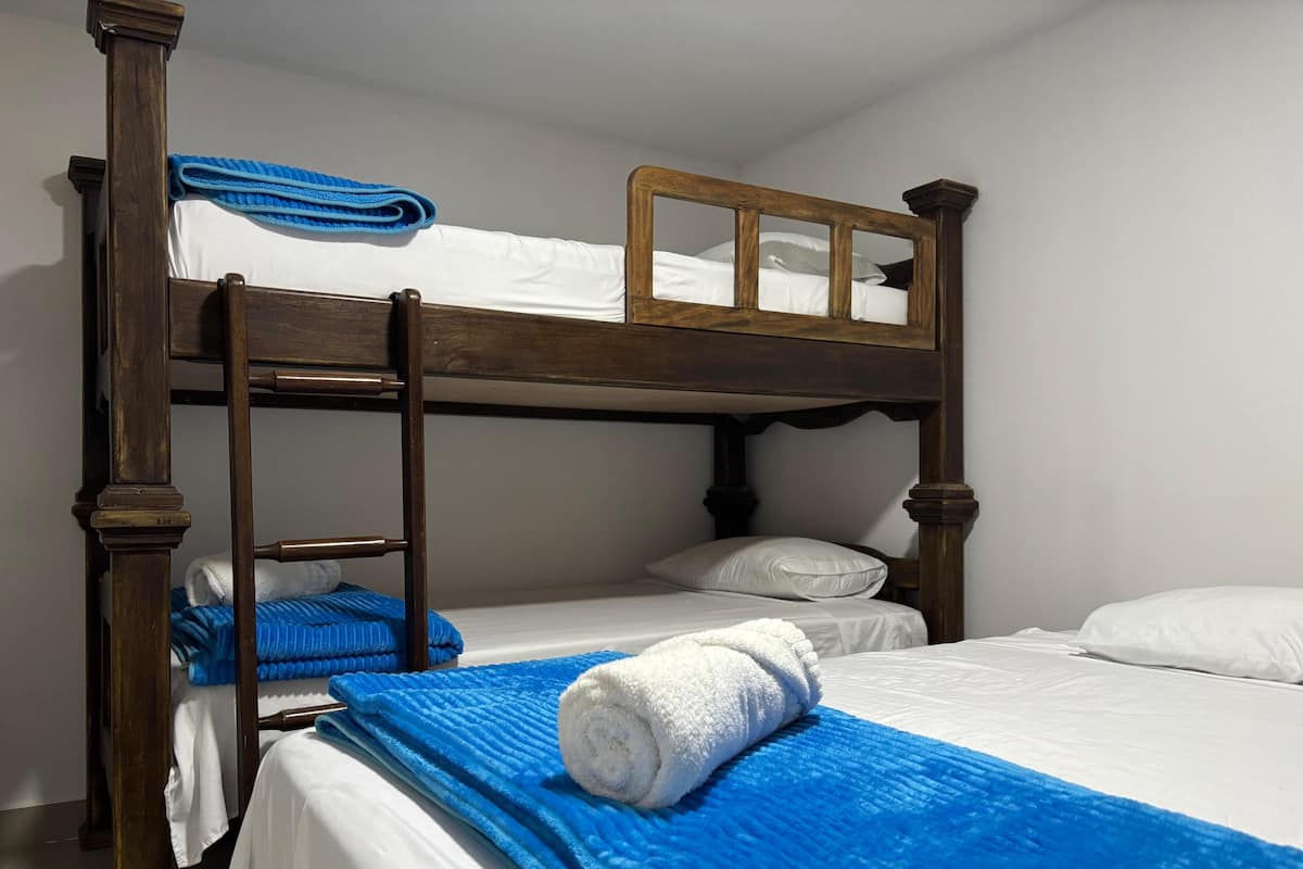 Allergiatestatut vuodevaatteet, pillowtop-patjalliset sängyt