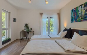 4 bedrooms, iron/ironing board, free WiFi, bed sheets