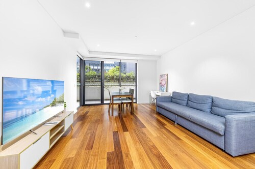 2 BR Apt in heart of Burwood