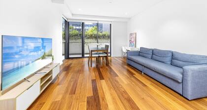 2 BR Apt in heart of Burwood