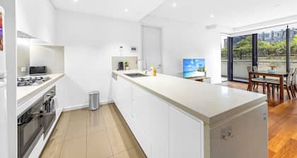 2 BR Apt in heart of Burwood