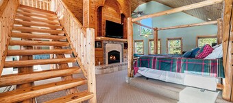 7K Sqft Lakefront Escape, Sandy Beach, Barrel Sauna, Game Room, Fire Pit