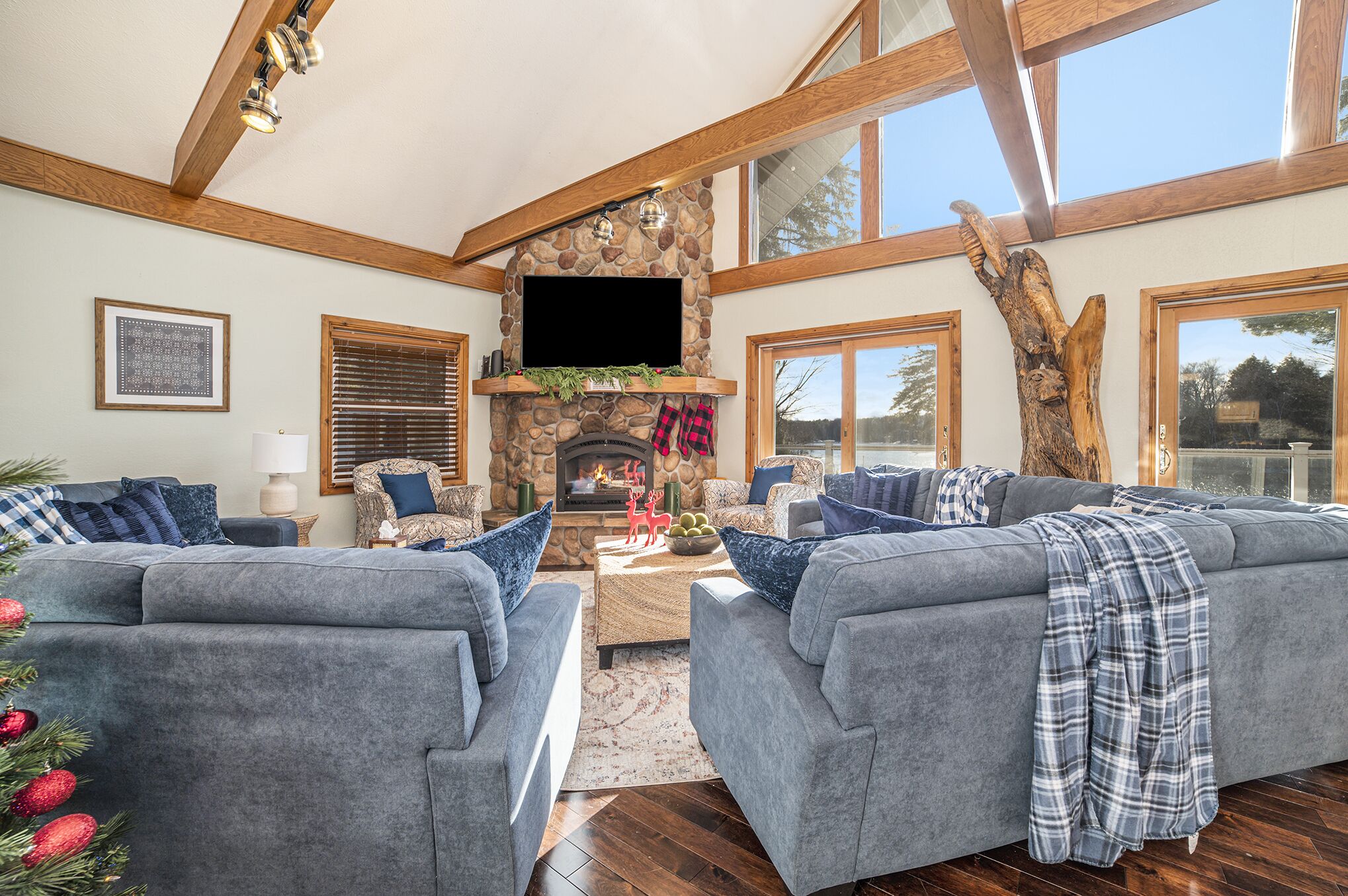 Smart TV, fireplace, foosball