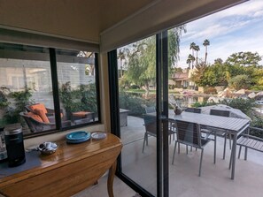 Dining - Lakes Country Club waterfront condo (Palm Desert)