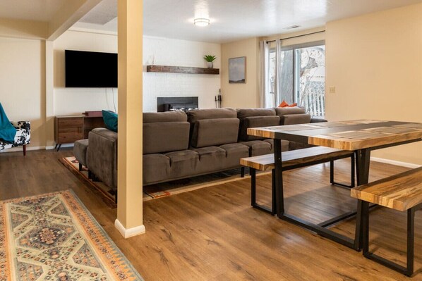 TV, ping pong - Spacious 3BR Basement Apt | Airport, Work, Ski (North Salt Lake)