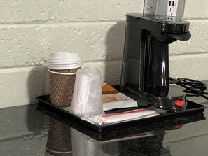 Standard Single Room | Free WiFi, bed sheets - Lucky cuss Motel (Las Vegas)