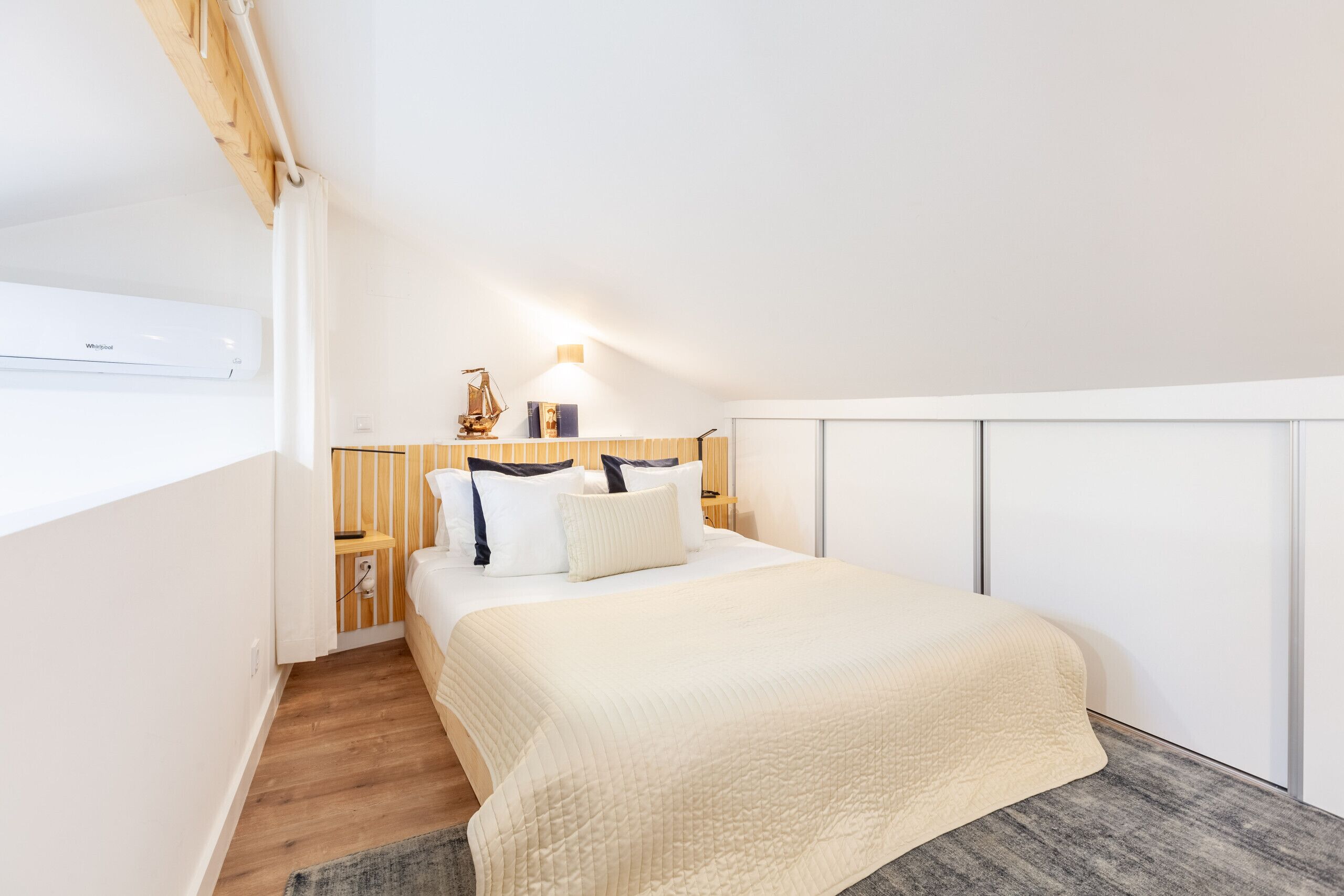 Fer et planche à repasser, Wi-Fi gratuit, draps fournis