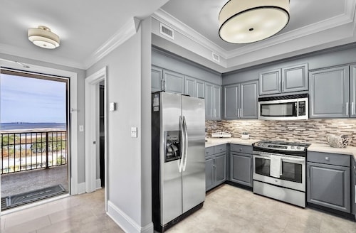 Luxury GulfFront Penthouse! Resort Amenities! 