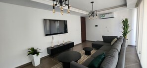 Smart TV - Depa Asoluta, Cerquita de TODO en el Norte de Mérida. CoWorking (Mérida)